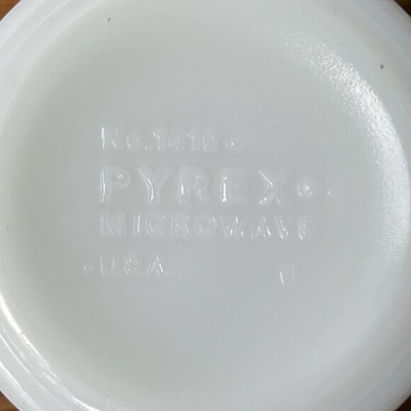 4 Pyrex Milk Glass Vintage Old Town Blue Onion 1410 Coffee Tea Cup Mugs Lot of 4 - Picture 12 of 13